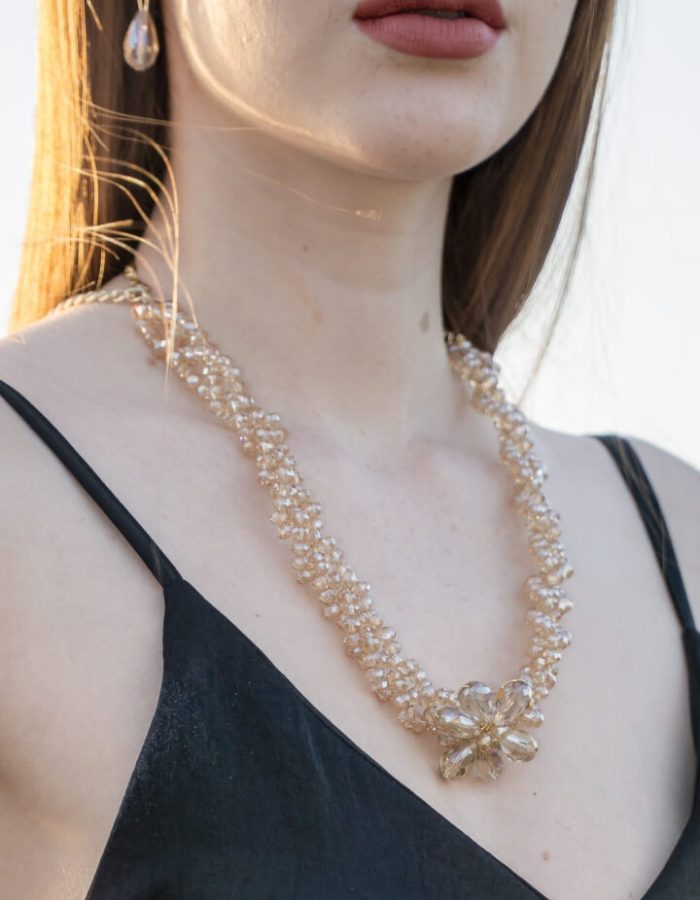 Exile pearl necklace